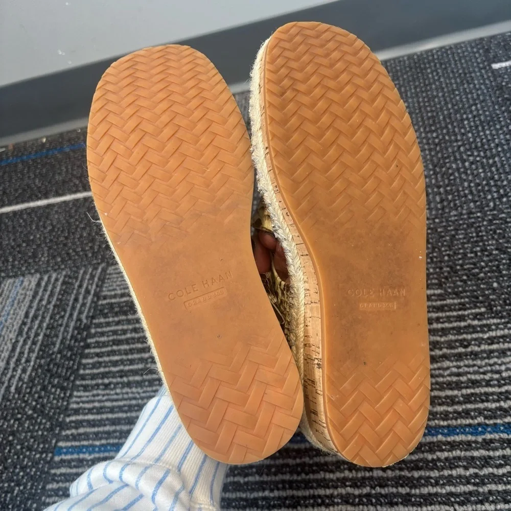 Cole Haan Cloudfeel Vero Espadrille Sandals in a snake print pattern size 9